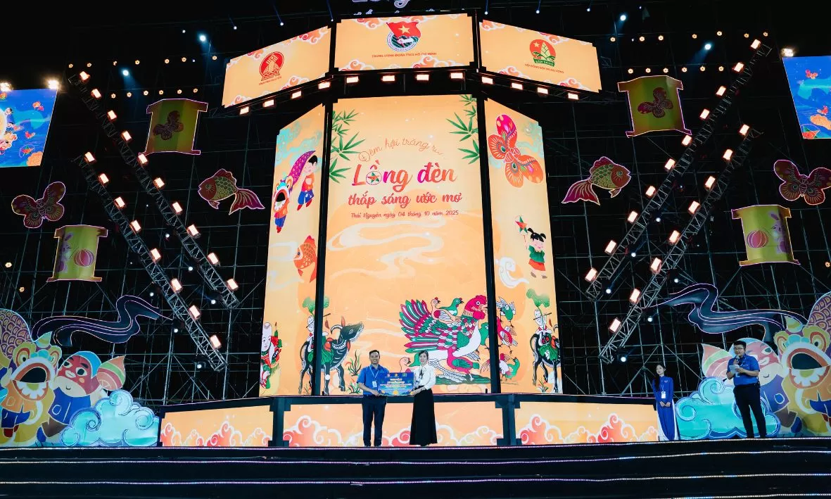 Airport Gift trao tặng 100 xe đạp, 