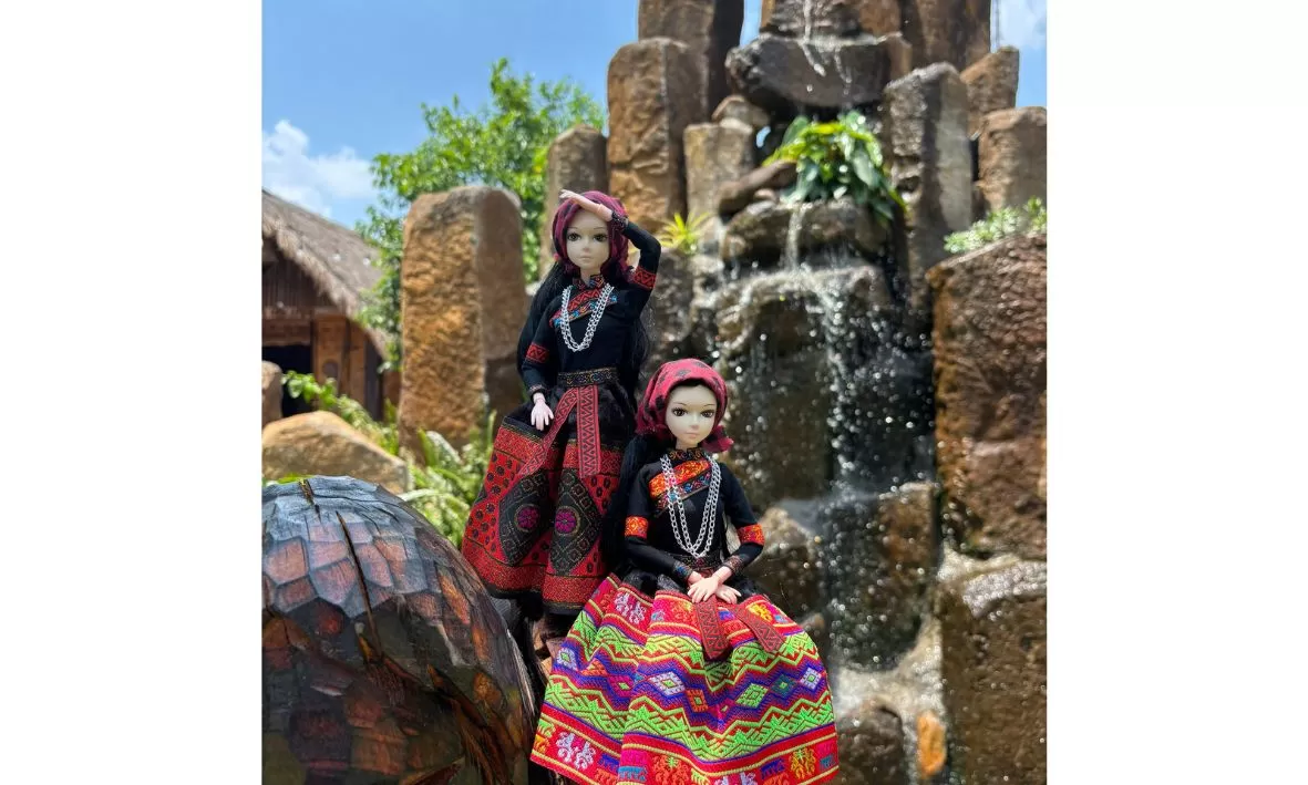 Búp bê trang phục dân tộc: Sắc màu văn hóa Việt Nam